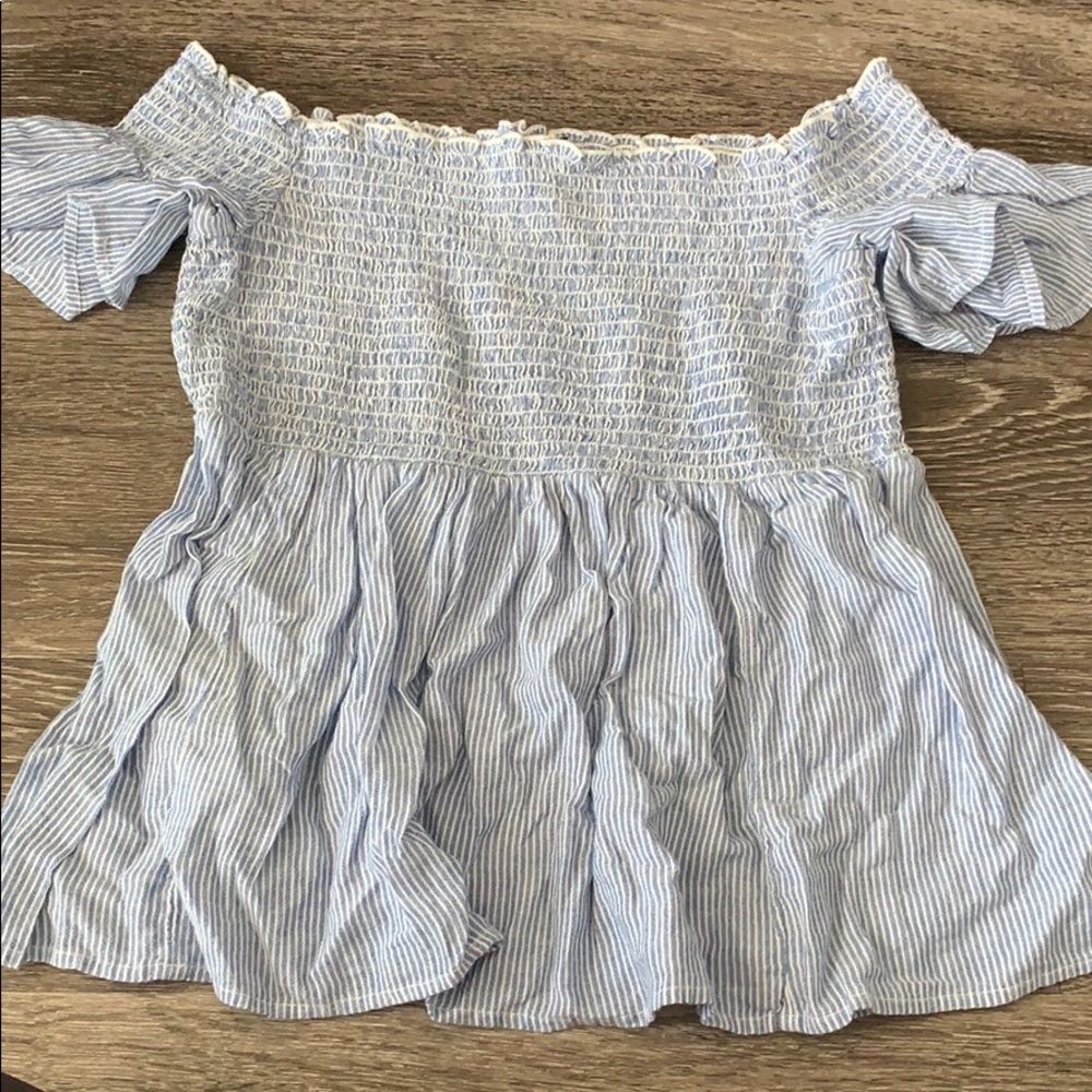Blue and white striped elastic blouse